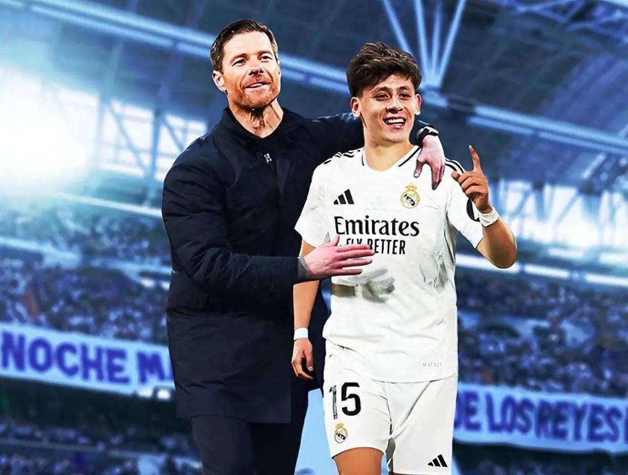 黑白体育-阿扎伦卡意外战胜皇家马德里，反败为胜引爆全场！赛场气氛高涨(巴塞罗那对阵皇家马德里)