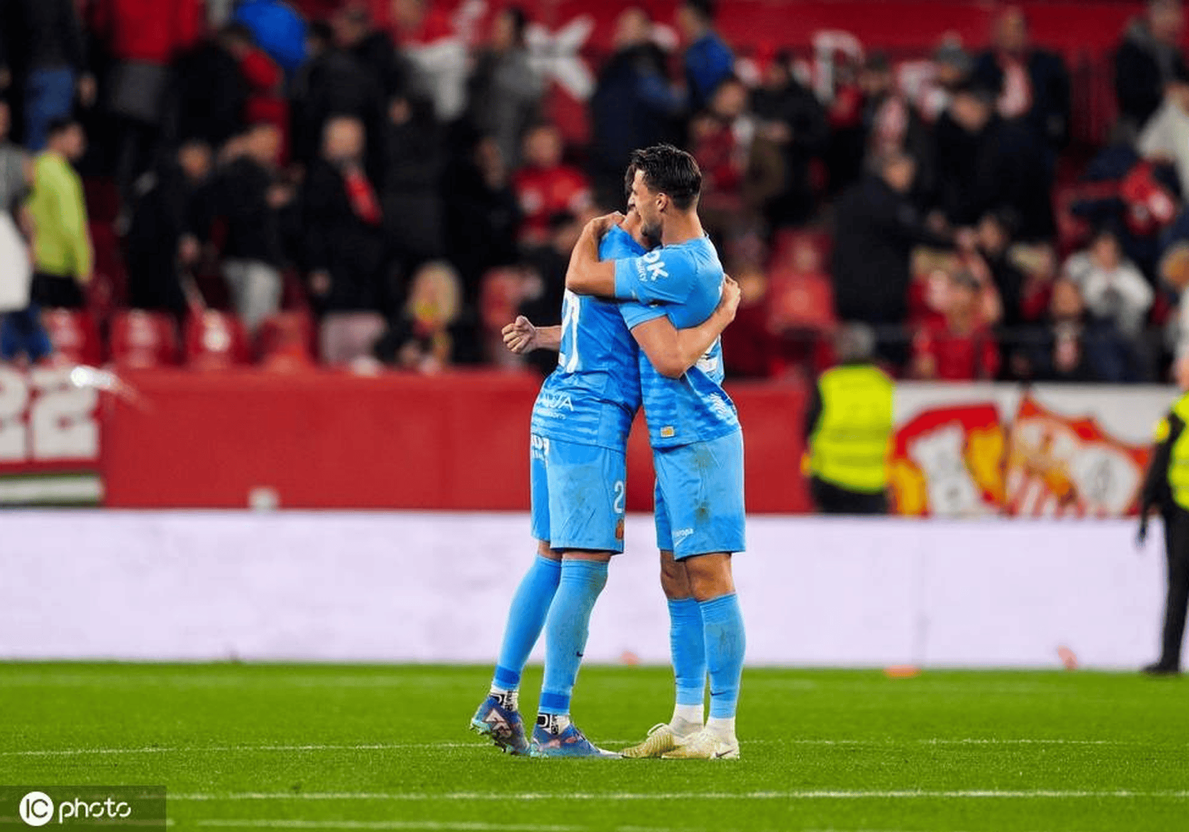 黑白体育直播- 最后时刻马卡比特拉维夫备战欧超杯，更衣室发声细节流出，引发热议，身体对抗强度拉满