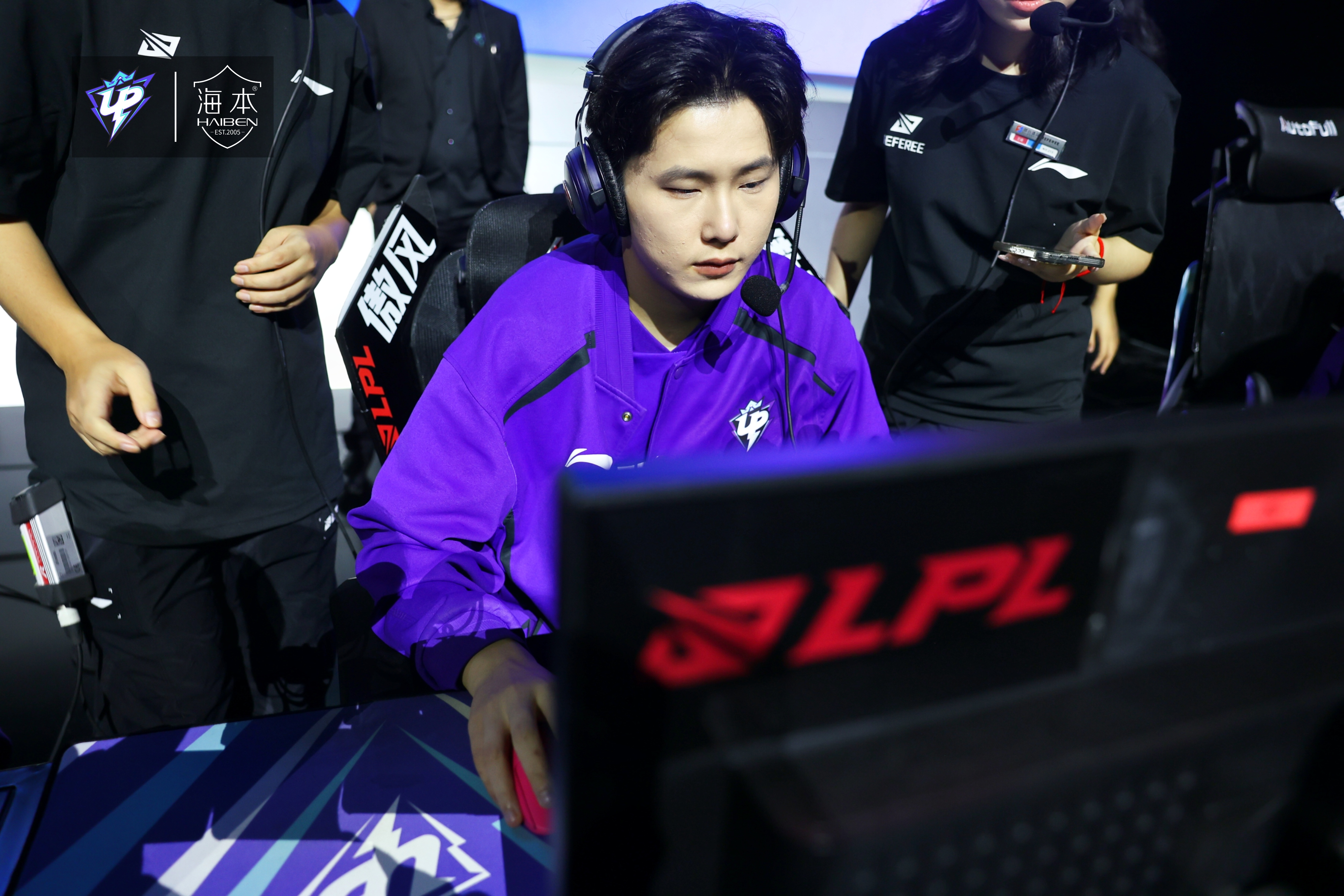 关于Rookie关键节点精彩发挥，TL带队取胜！的信息