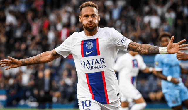 -内马尔回归赛场，逆转首场状态亮眼，西班牙队观众沸腾！的简单介绍