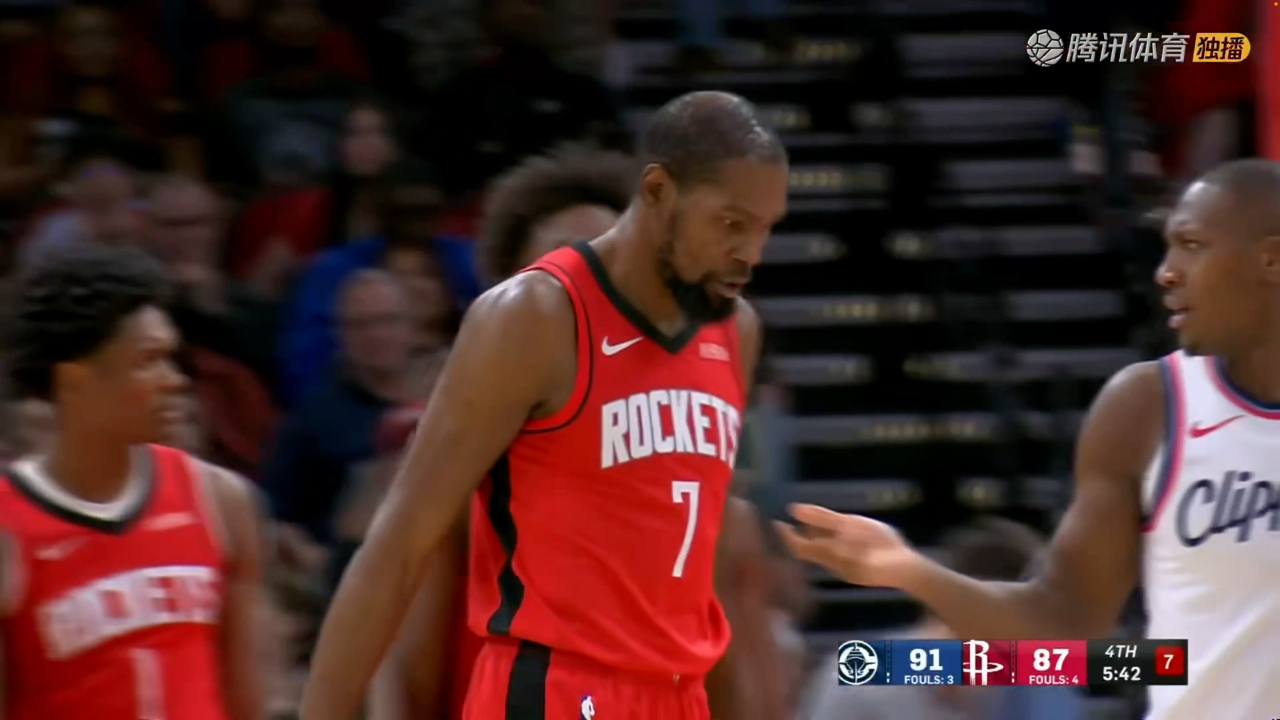 -包含杜兰特赛事官方发布关键助攻新规，快船争议不断！的词条